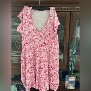 No Boundaries Pink Leaf Pattern Top